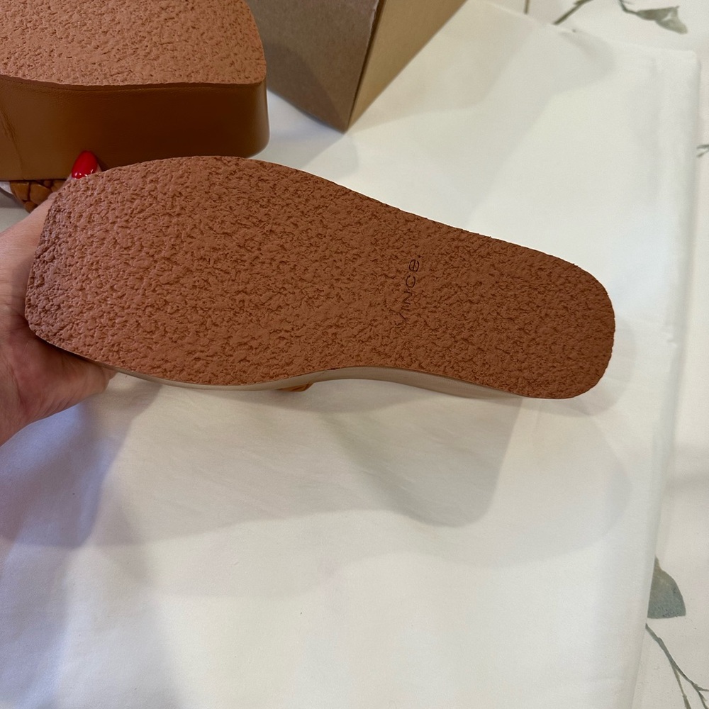 VINCE Mari Wedge Sandals in Tan New IN  BOX - Picture 7 of 8